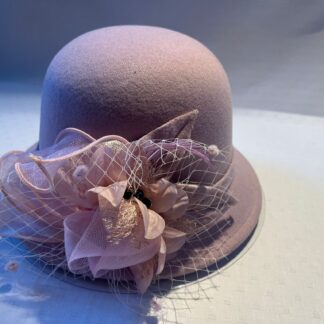 Chapeau gris-clair