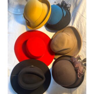 Chapeaux