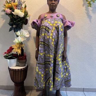 Robe mauve-jaune avec foulard
