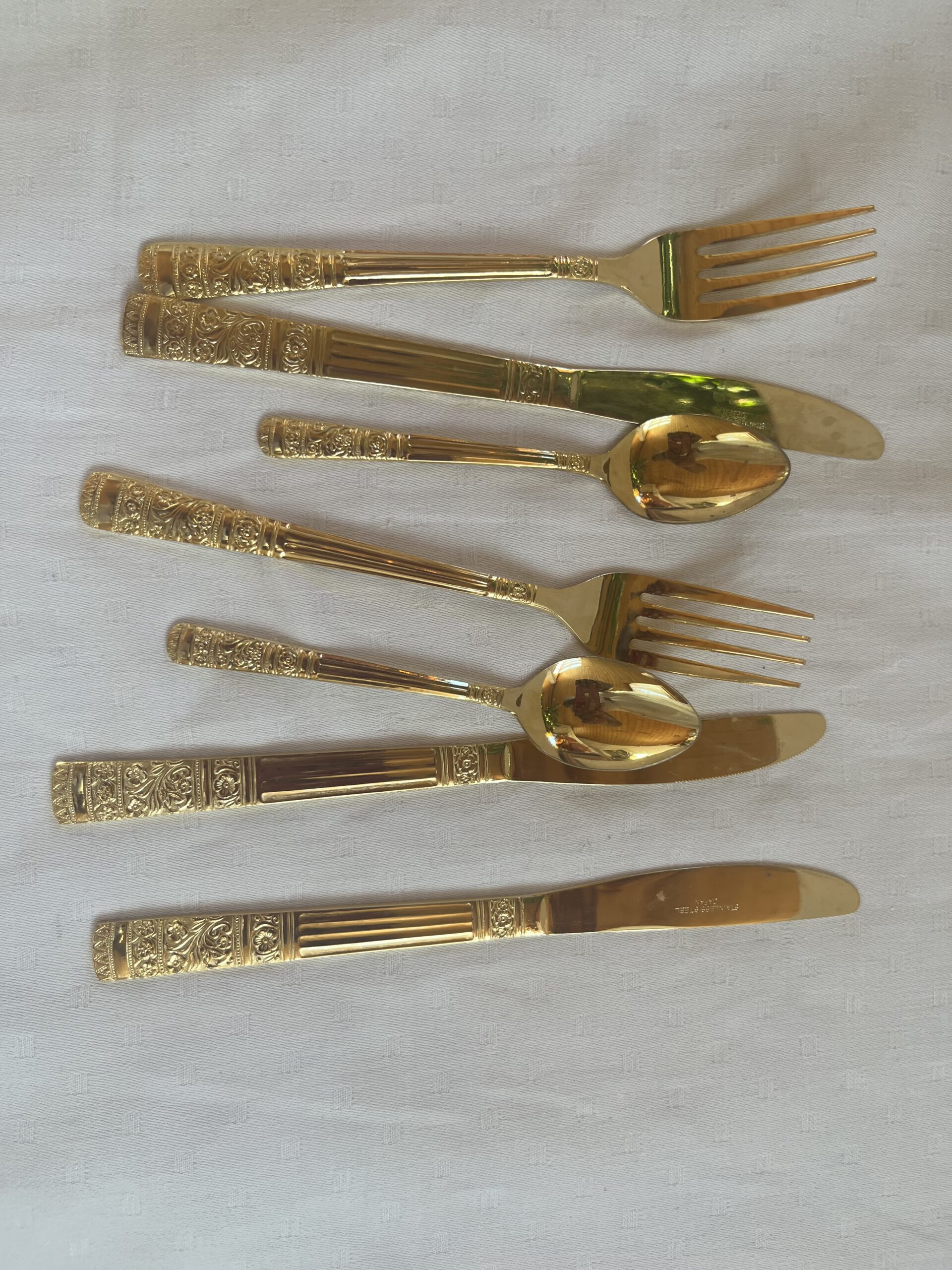 Couverts dorés